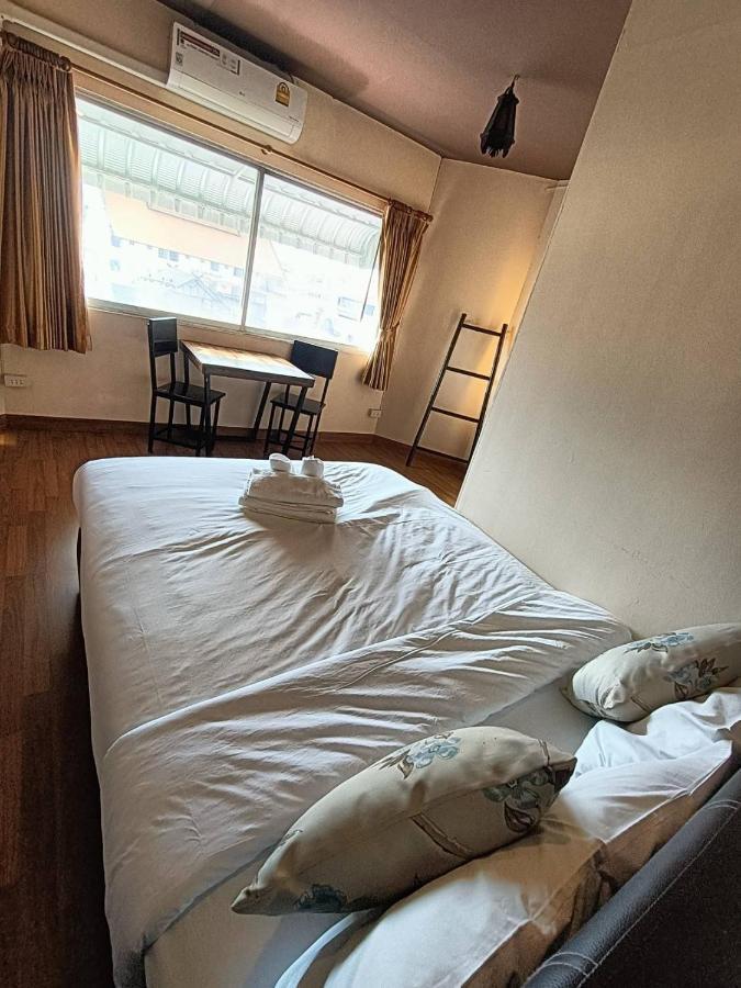チエンマイ Soft Night Barzaarホステル エクステリア 写真